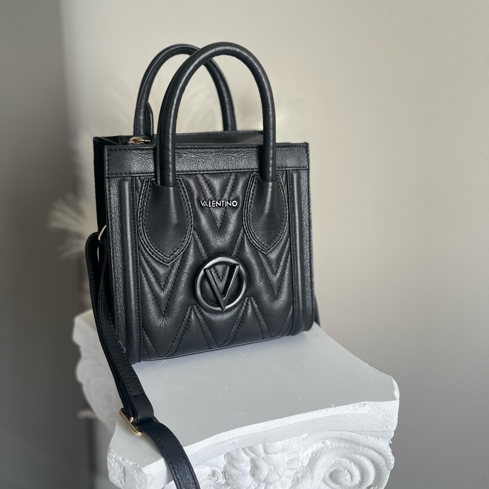 Black Valentino Purse 🖤